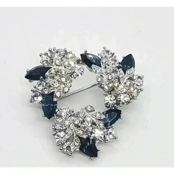 Vintage Brooch Blue And Clear Crystal Rhinestones Flower Leaves Wreath